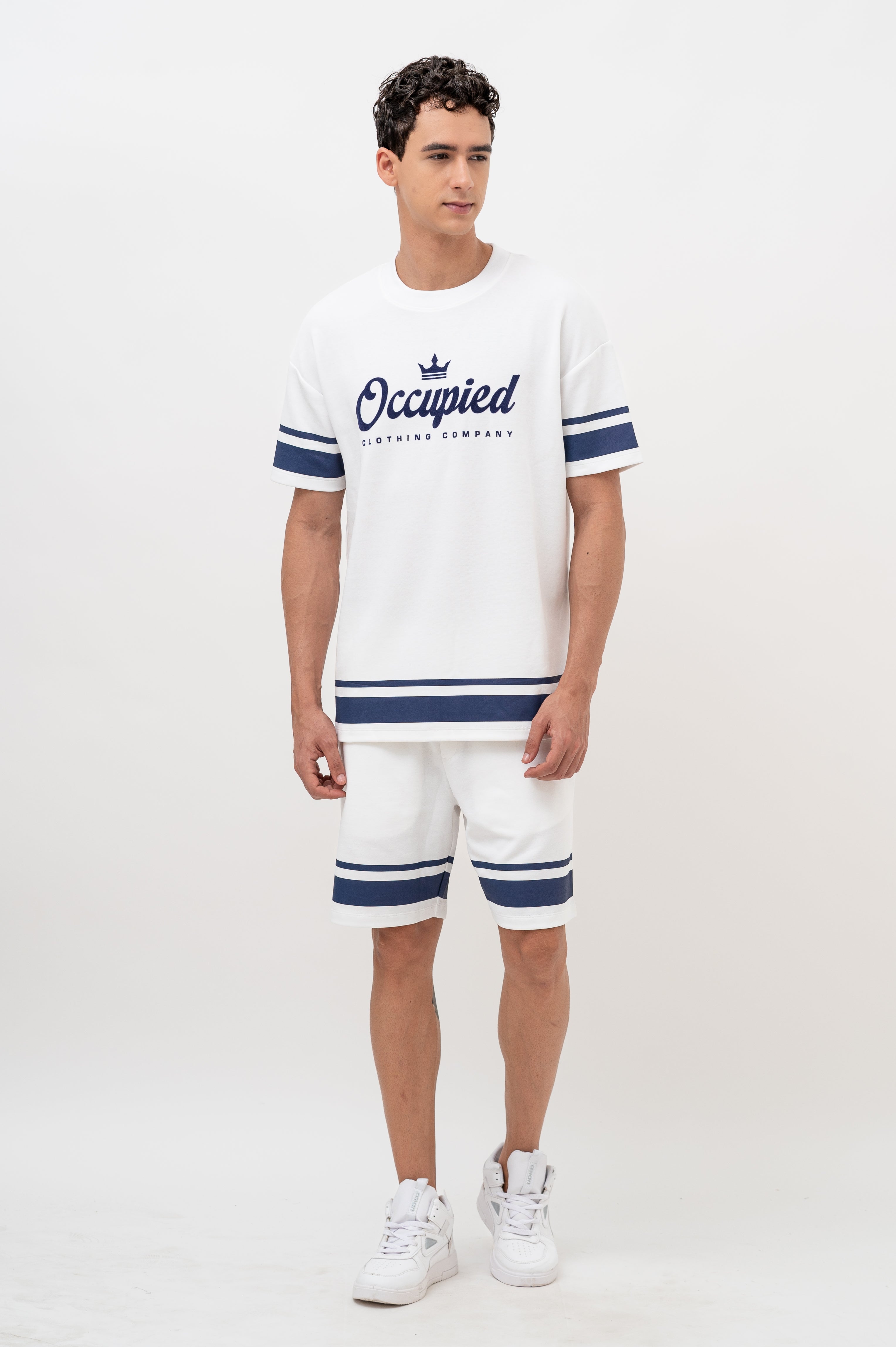 CHEST PRINT WITH  AND CONTRAST SLEEVE White