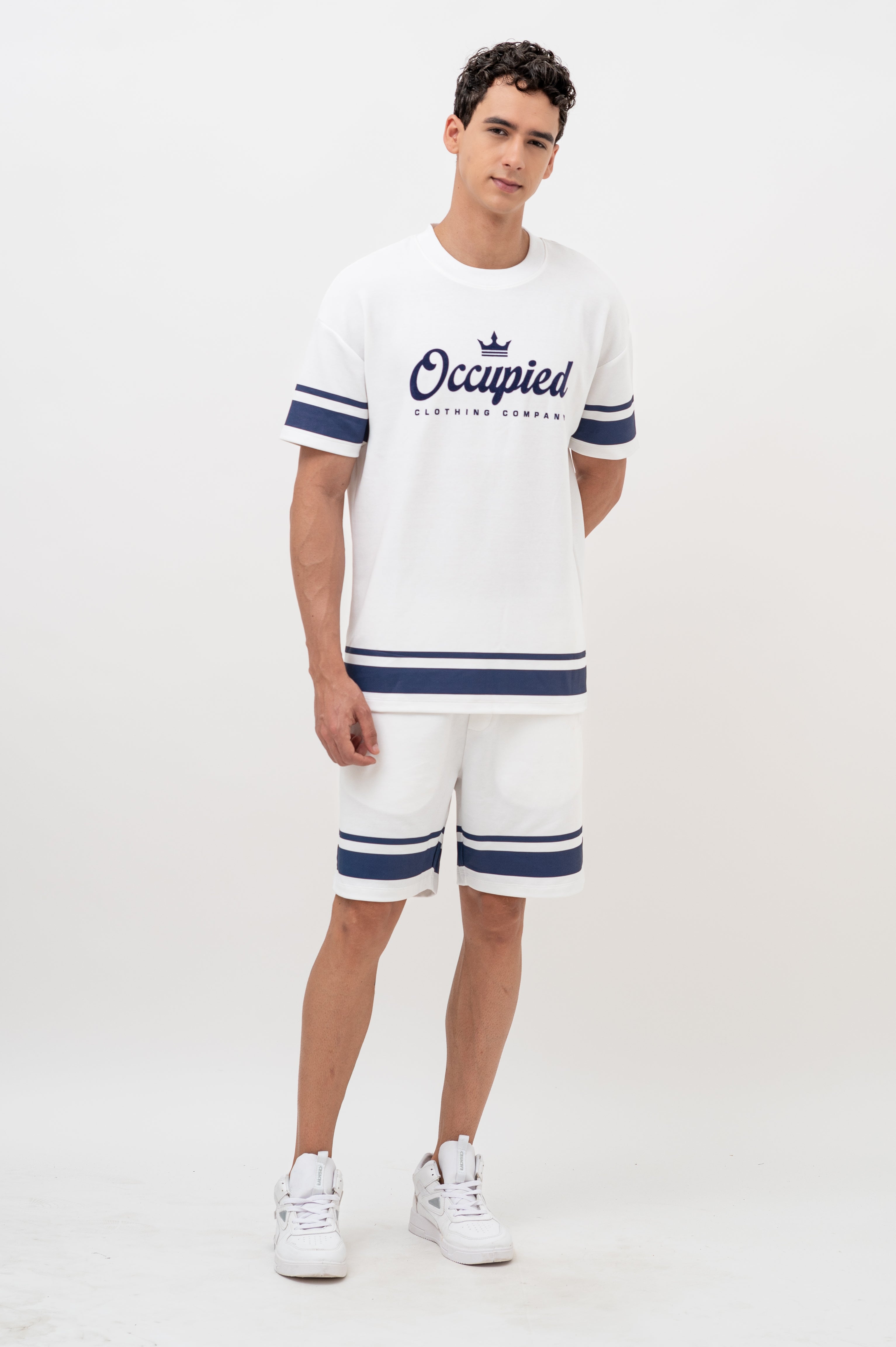 CHEST PRINT WITH  AND CONTRAST SLEEVE White