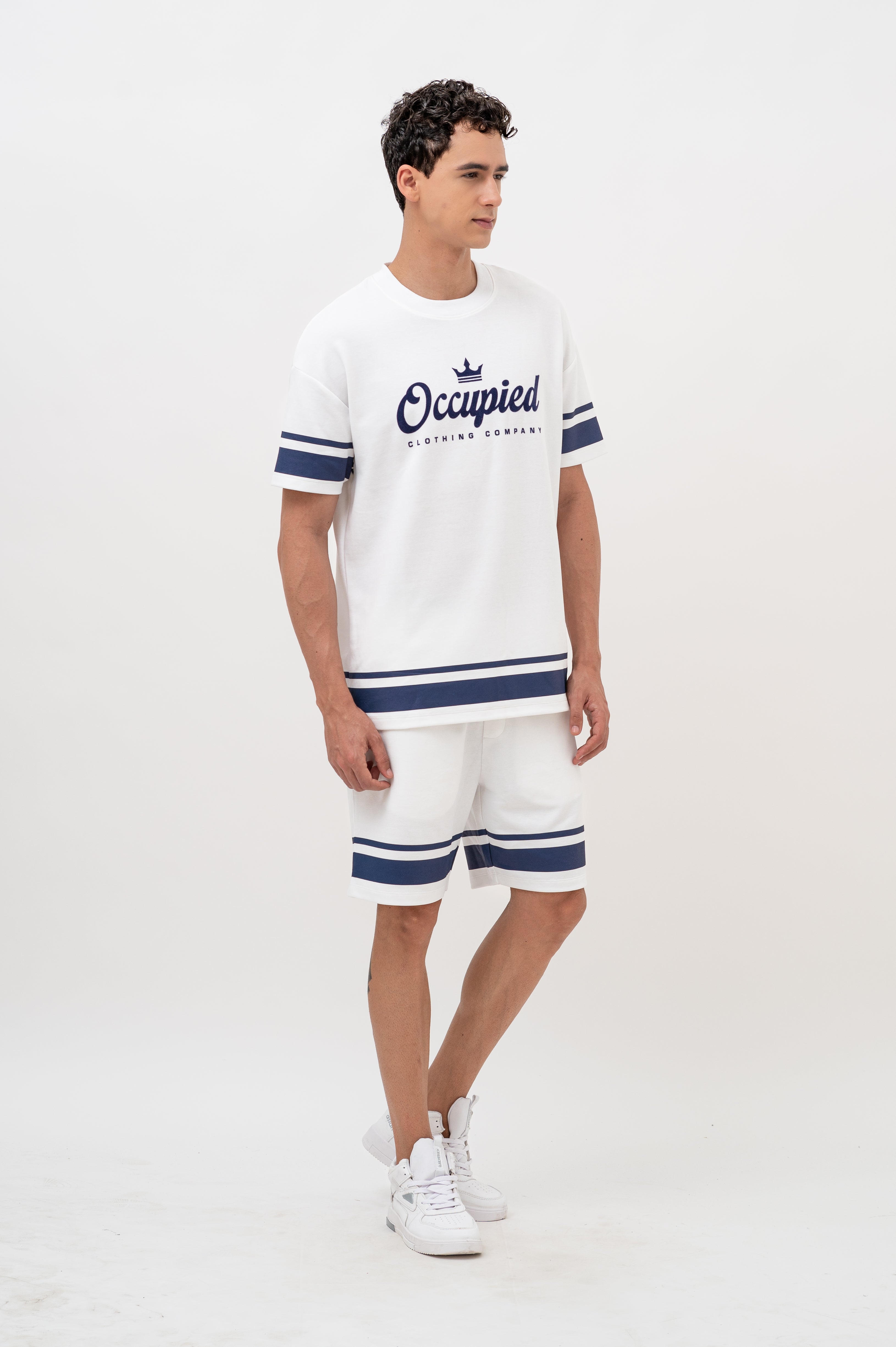 CHEST PRINT WITH  AND CONTRAST SLEEVE White